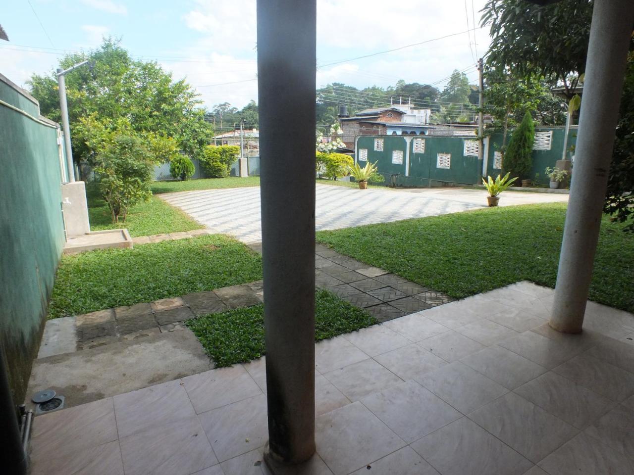 Hillsview Rest & Guest House Matale Exterior photo